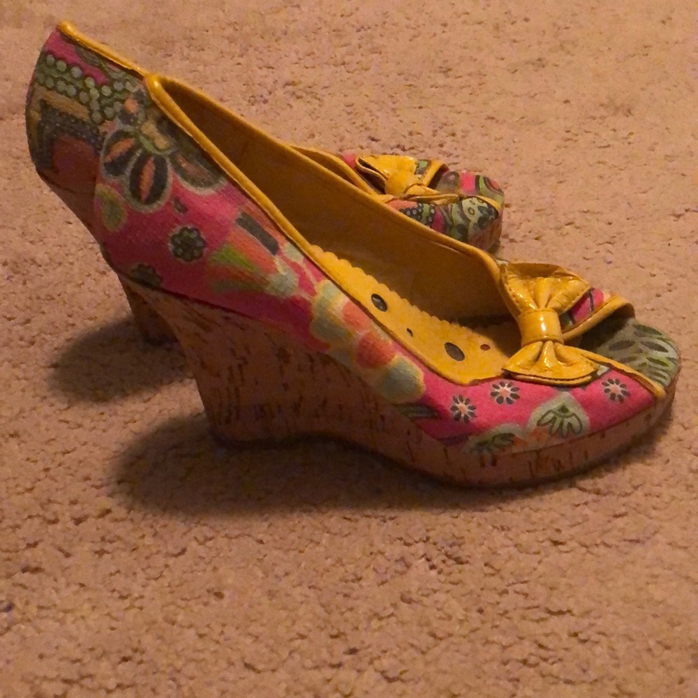 Shoes - Picture 2 of 3